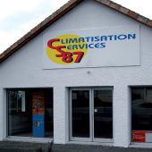 Panneau aluminium rembordé, lettres découpées transcript adhésif